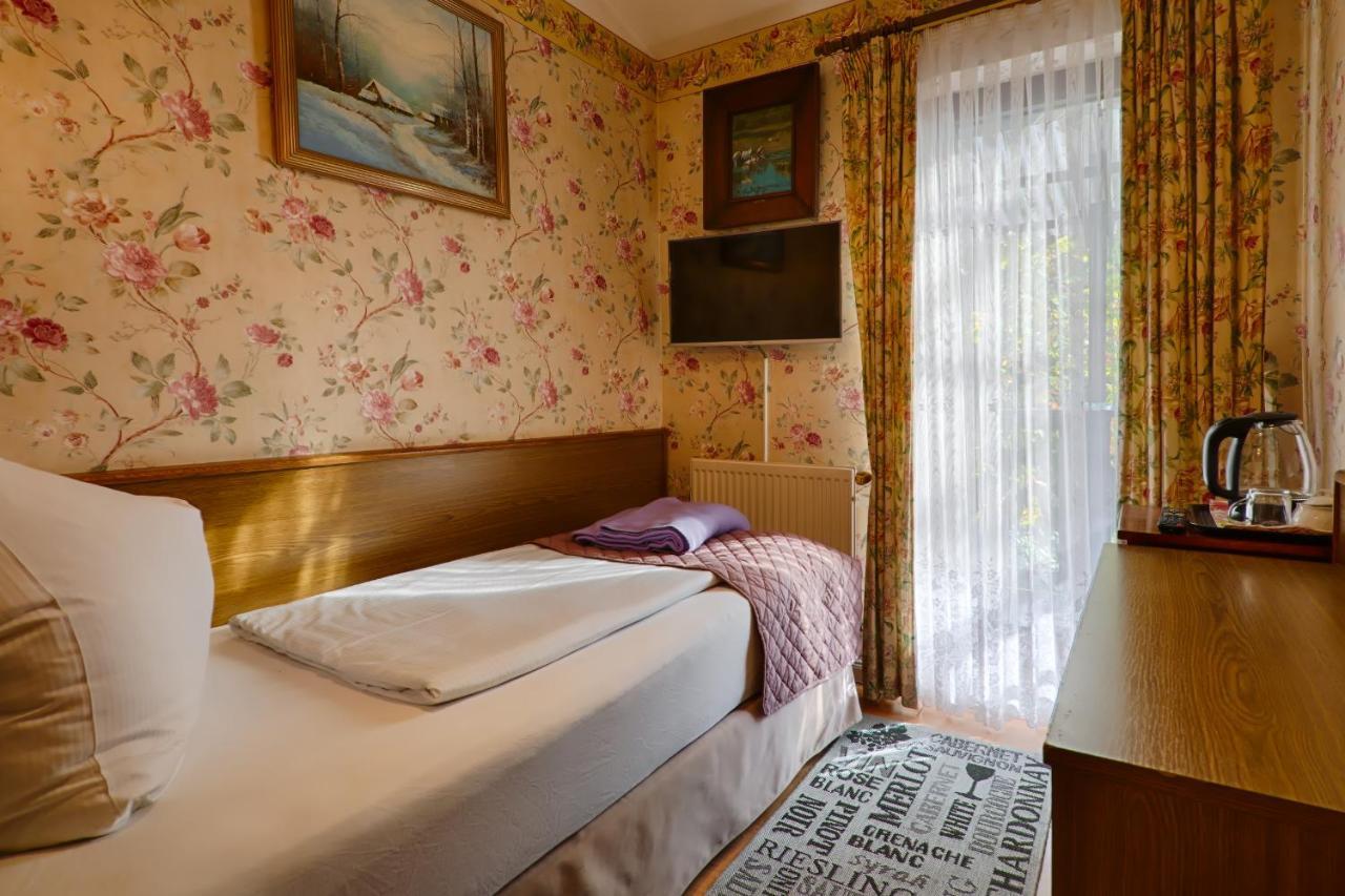 Bed and Breakfast Waldschloesschen Миттенвальде Номер фото